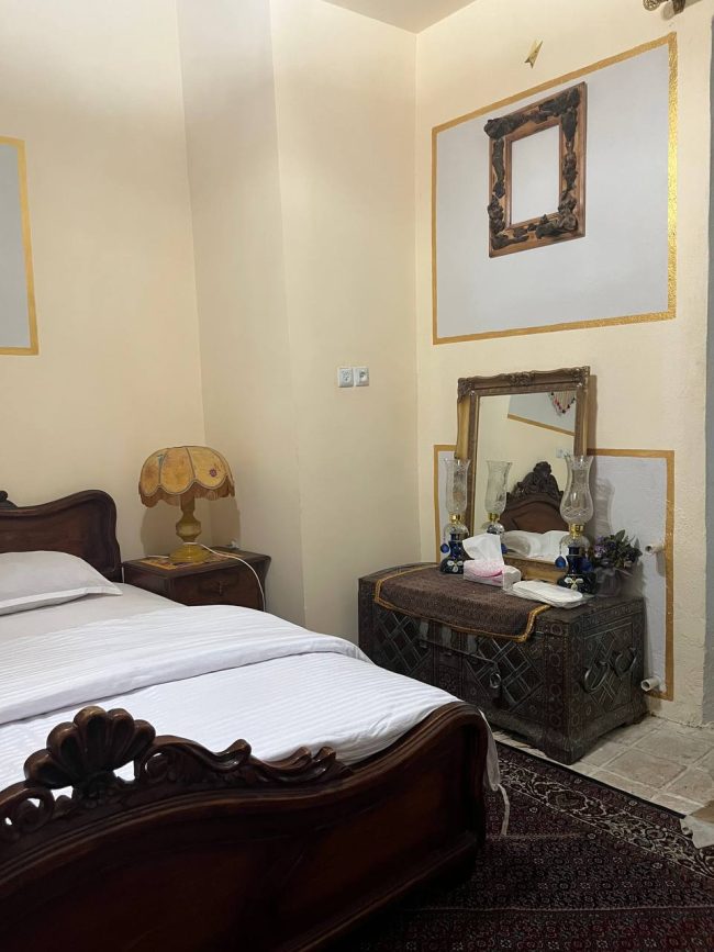 اتاق آقا بابا هتل سنتی آنام زنجان